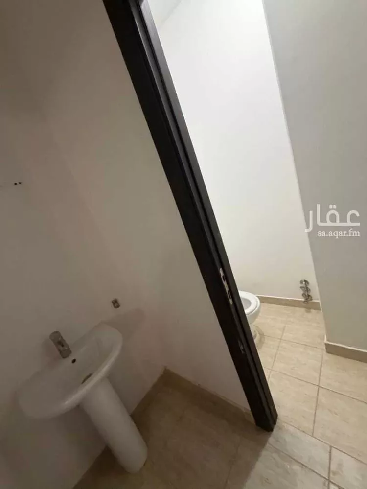 فيلا للبيع في شارع أحمد القزويني, حي مطار الملك خالد الدولي, مدينة الرياض, منطقة الرياض صورة 2