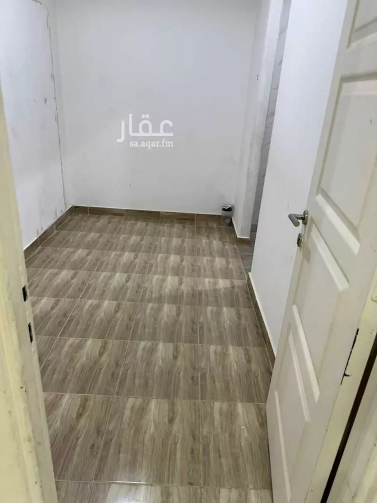 فيلا للإيجار في شارع محمود إسكندراني, حي مطار الملك خالد الدولي, مدينة الرياض, منطقة الرياض 6