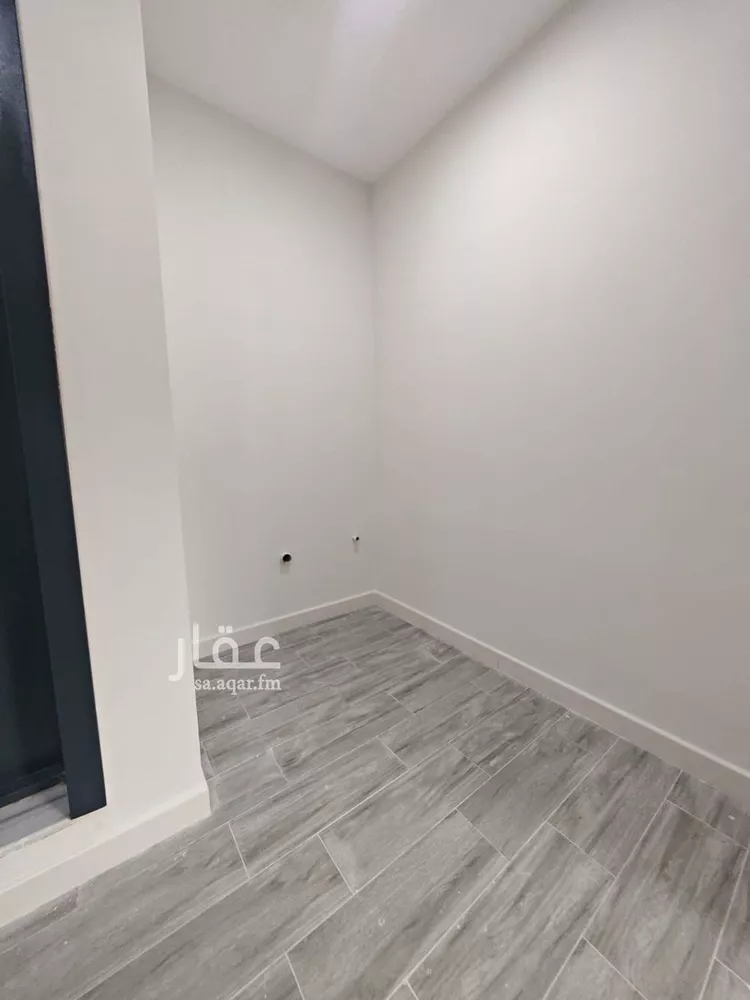 فيلا للبيع في شارع صفية بنت أحمد, حي مطار الملك خالد الدولي, مدينة الرياض, منطقة الرياض