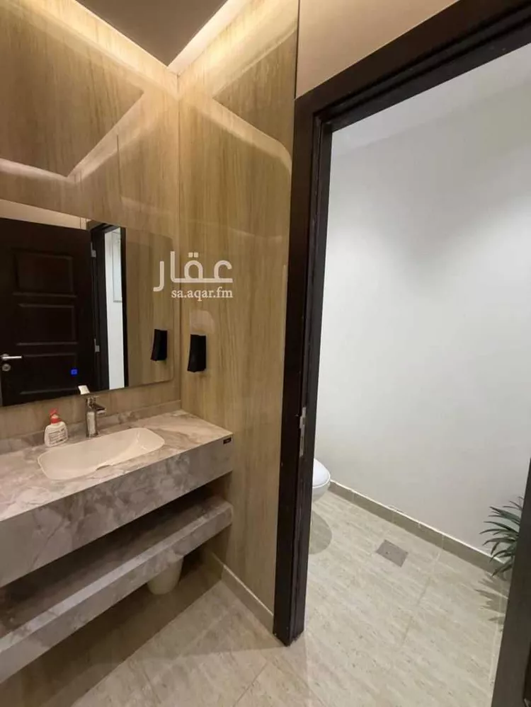 فيلا للبيع في شارع عبدالله بن محمد التلمساني, حي مطار الملك خالد الدولي, مدينة الرياض, منطقة الرياض 11