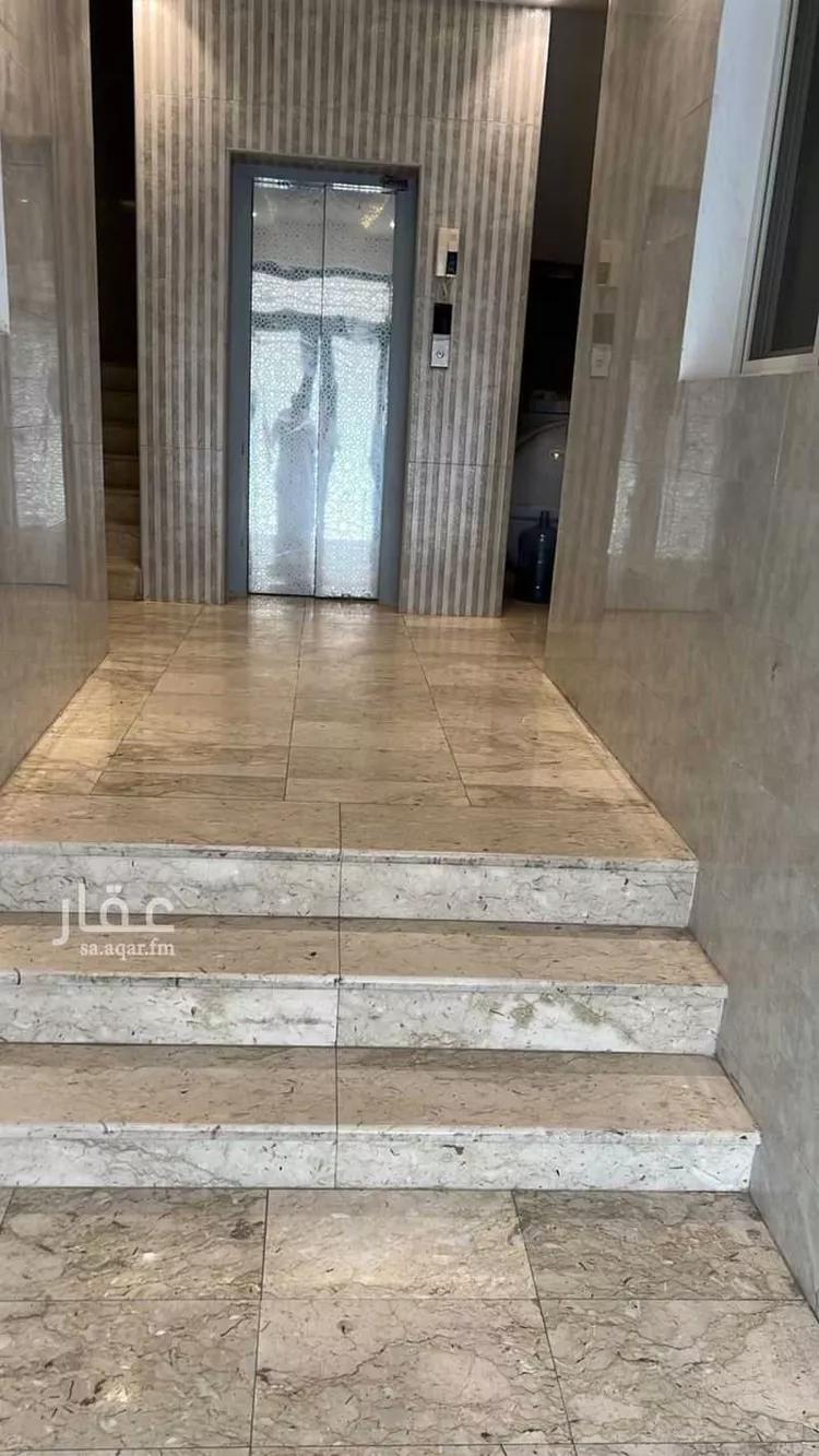 عمارة للبيع في شارع شقراء, حي الثقبة, مدينة الخبر, المنطقة الشرقية 8