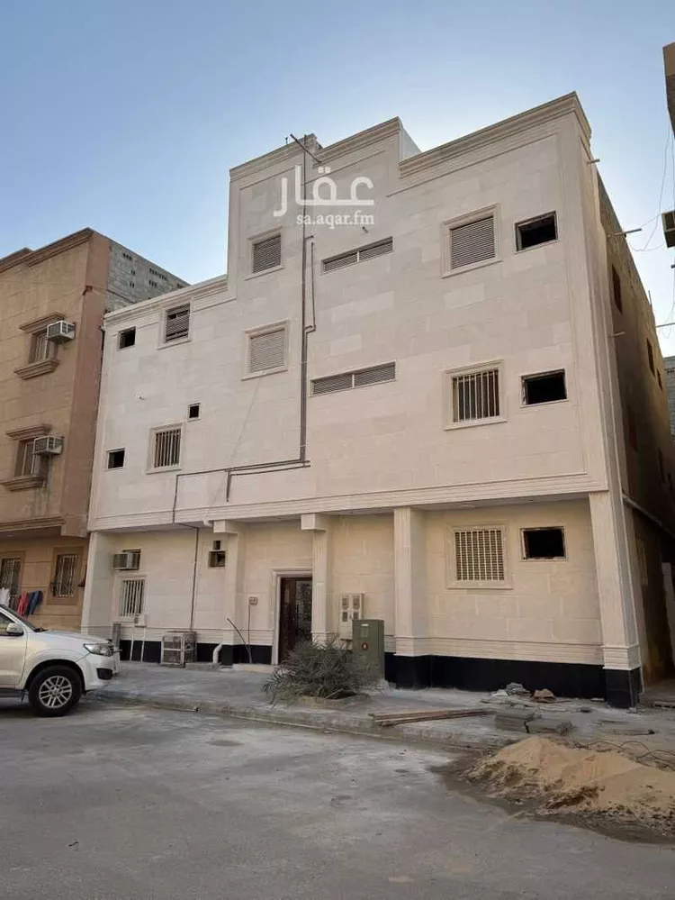 عمارة للبيع في شارع جيزان, حي الثقبة, مدينة الخبر, المنطقة الشرقية صورة 2