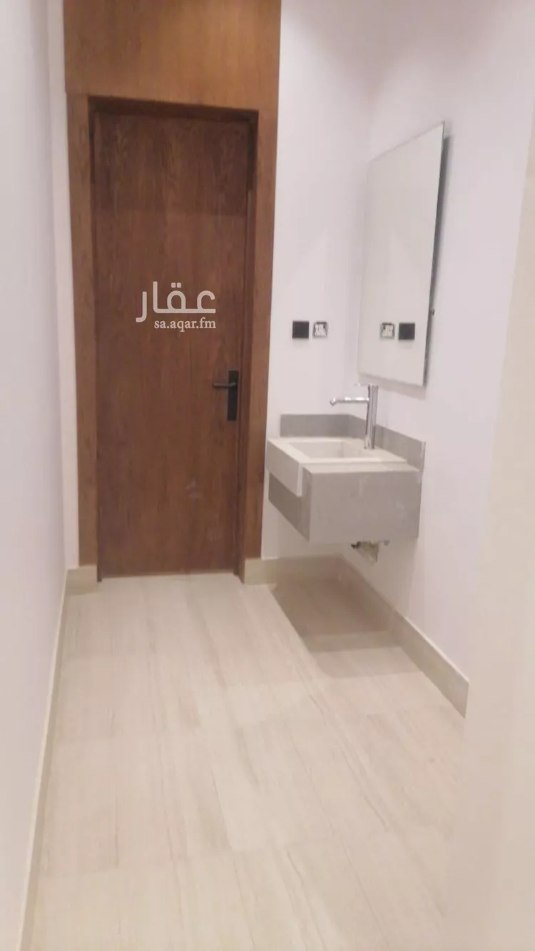 Floor for Sale in Riyadh Ar Rimal 11