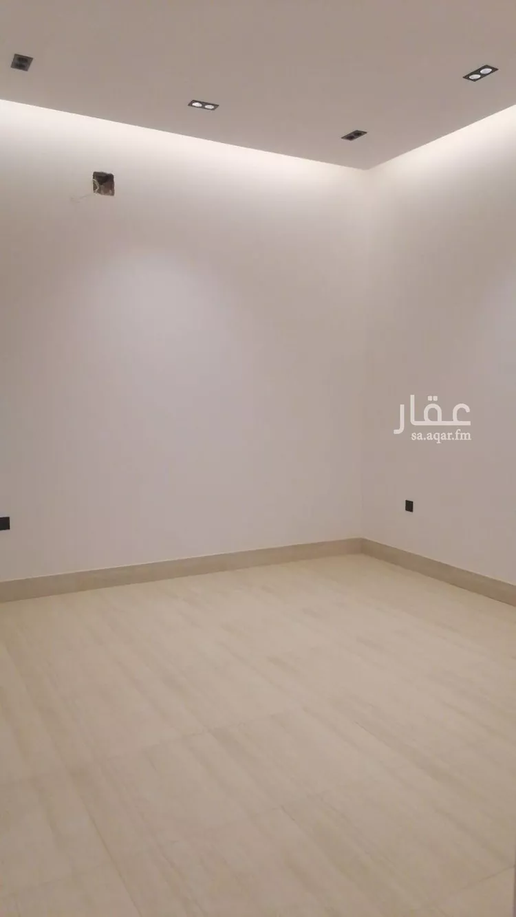 Floor for Sale in Riyadh Ar Rimal 9