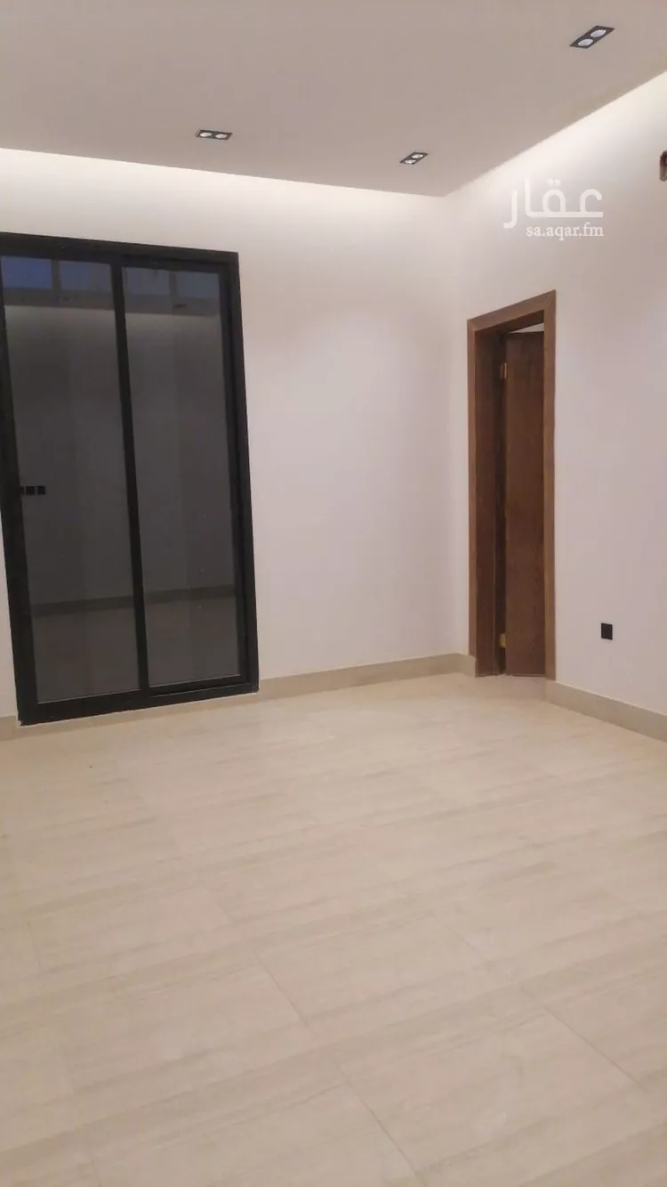 Floor for Sale in Riyadh Ar Rimal 10