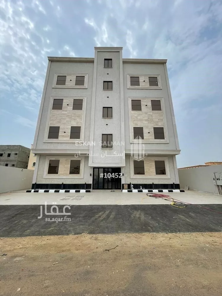 شقة للبيع في شارع زياد بن كعب, حي الإسكان, مدينة صامطه, منطقة جازان