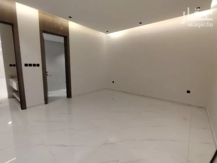 دور للبيع في شارع حسين الأبريقي, حي عكاظ, مدينة الرياض, منطقة الرياض صورة 3