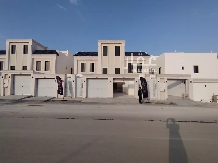 دور للبيع في شارع أبي الطيب, حي بدر, مدينة الرياض, منطقة الرياض