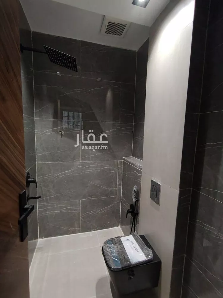 فيلا للبيع في شارع إسماعيل القيسي, حي عكاظ, مدينة الرياض, منطقة الرياض صورة 3