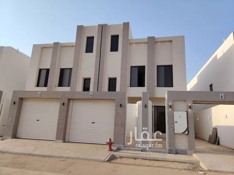 دور للبيع في شارع دقاف, حي عكاظ, مدينة الرياض, منطقة الرياض