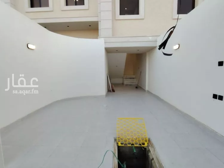 دور للبيع في شارع دقاف, حي عكاظ, مدينة الرياض, منطقة الرياض صورة 5