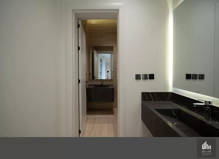 Floor for Sale in Riyadh Al Olaya 8