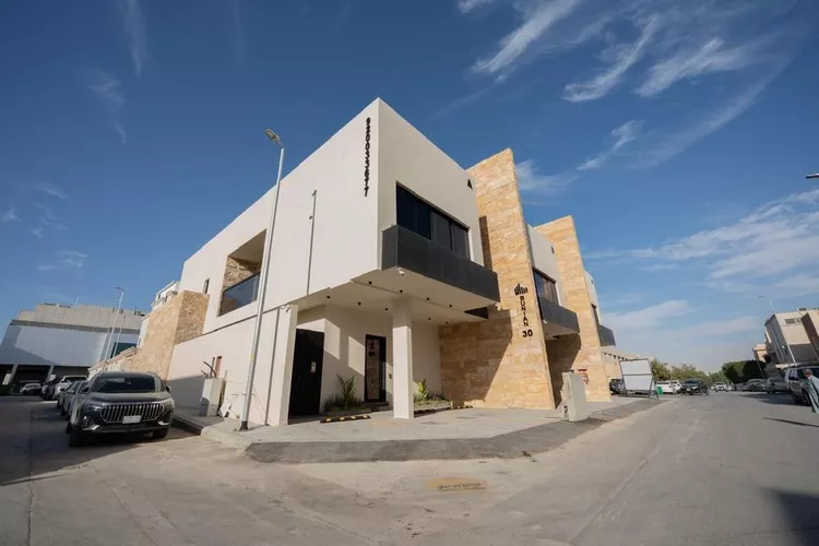 Floor for Sale in Riyadh Al Olaya