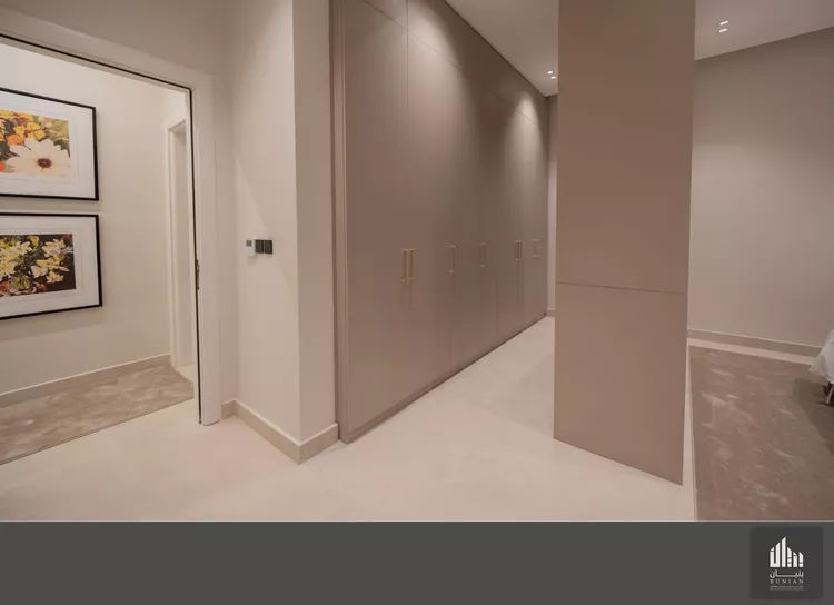 Floor for Sale in Riyadh Al Olaya 9
