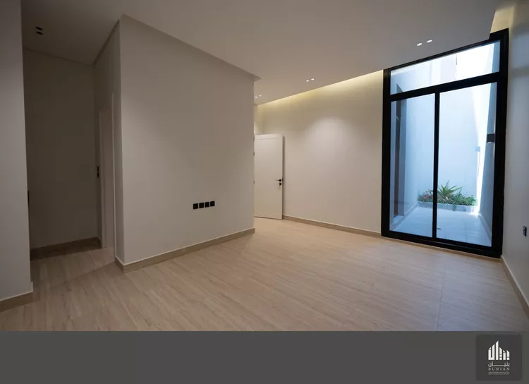 Floor for Sale in Riyadh Al Olaya 4
