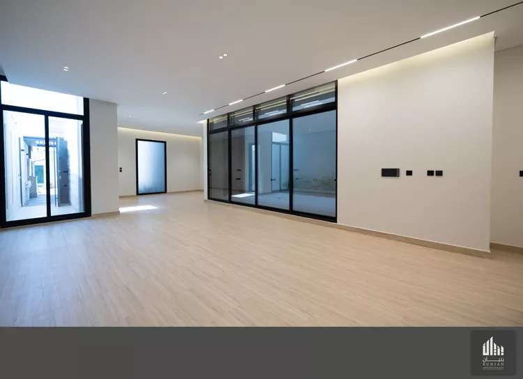 Floor for Sale in Riyadh Al Olaya 2
