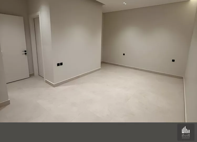Floor for Sale in Riyadh Al Olaya 8