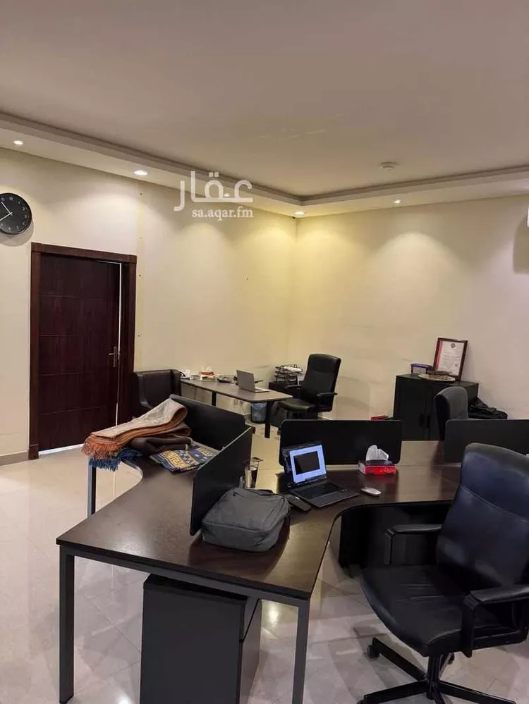 مكتب تجاري للإيجار في شارع الشيخ عبدالله المخضوب ، حي الوادي ، الرياض ، منطقة الرياض صورة 2