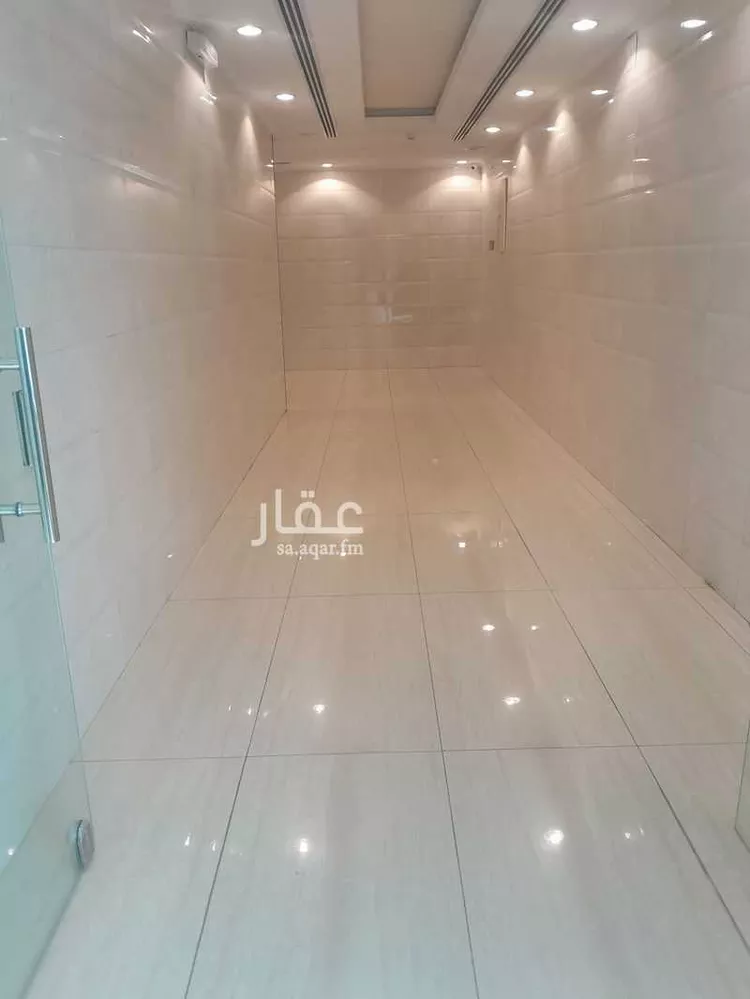 مكتب تجاري للإيجار في طريق الدمام الفرعي ، حي غرناطة ، الرياض ، منطقة الرياض صورة 2