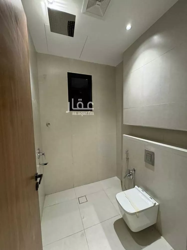 Floor for Sale in Riyadh King Faisal 8