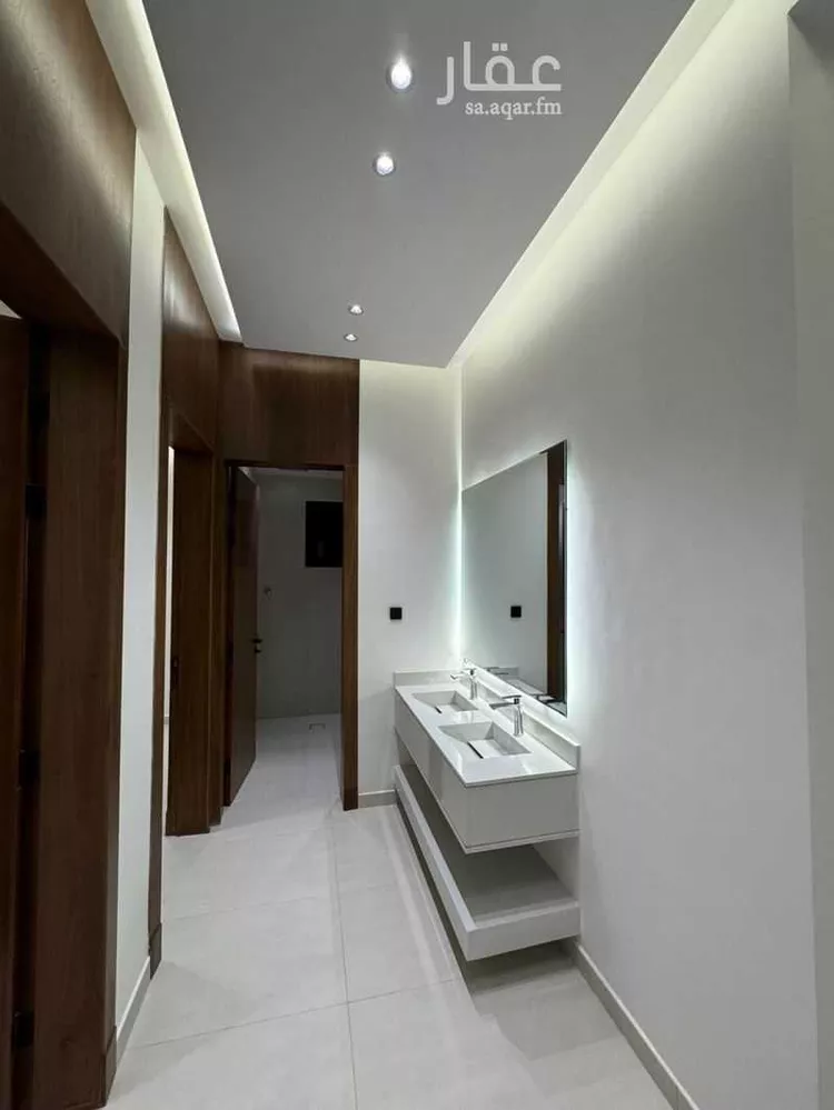 Floor for Sale in Riyadh King Faisal 12