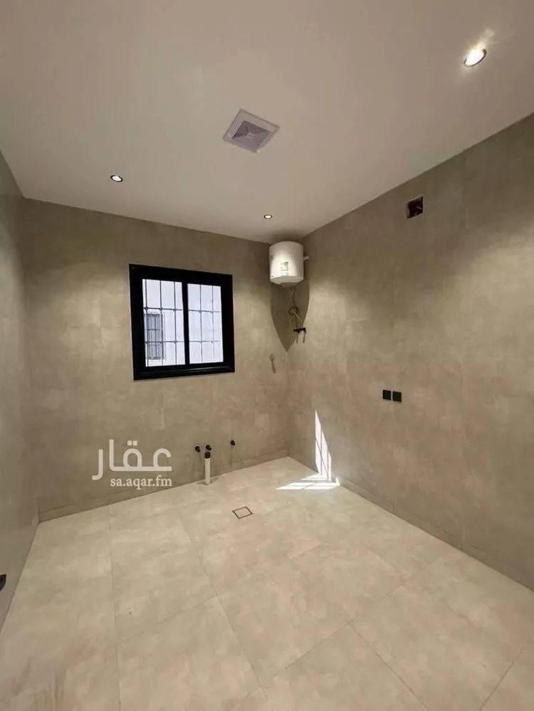 Floor for Sale in Riyadh An Nadhim 7