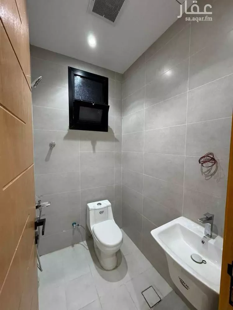 Floor for Sale in Riyadh Al Qadisiyah صورة 4