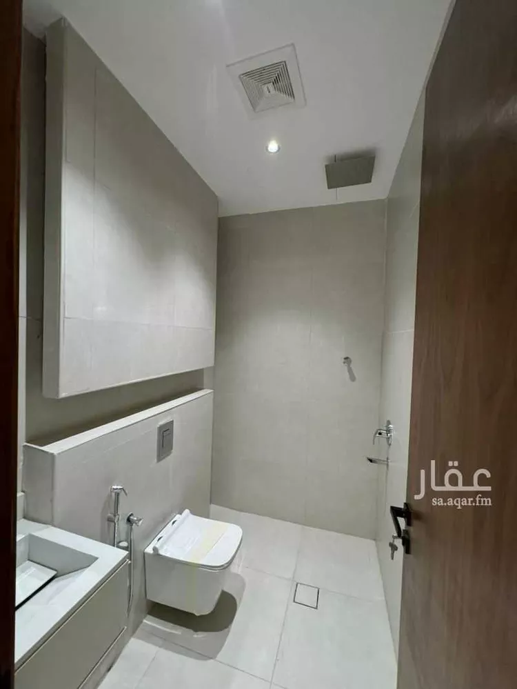 Floor for Sale in Riyadh King Faisal