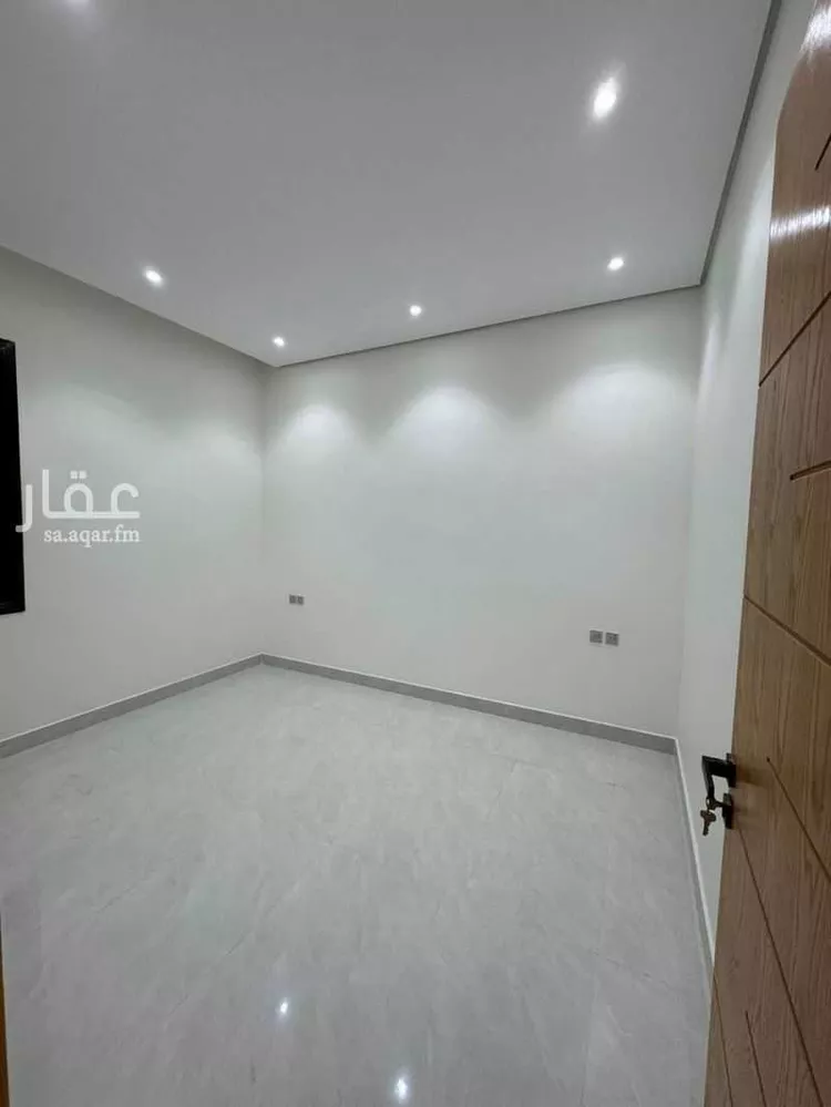 Floor for Sale in Riyadh Al Qadisiyah صورة 3