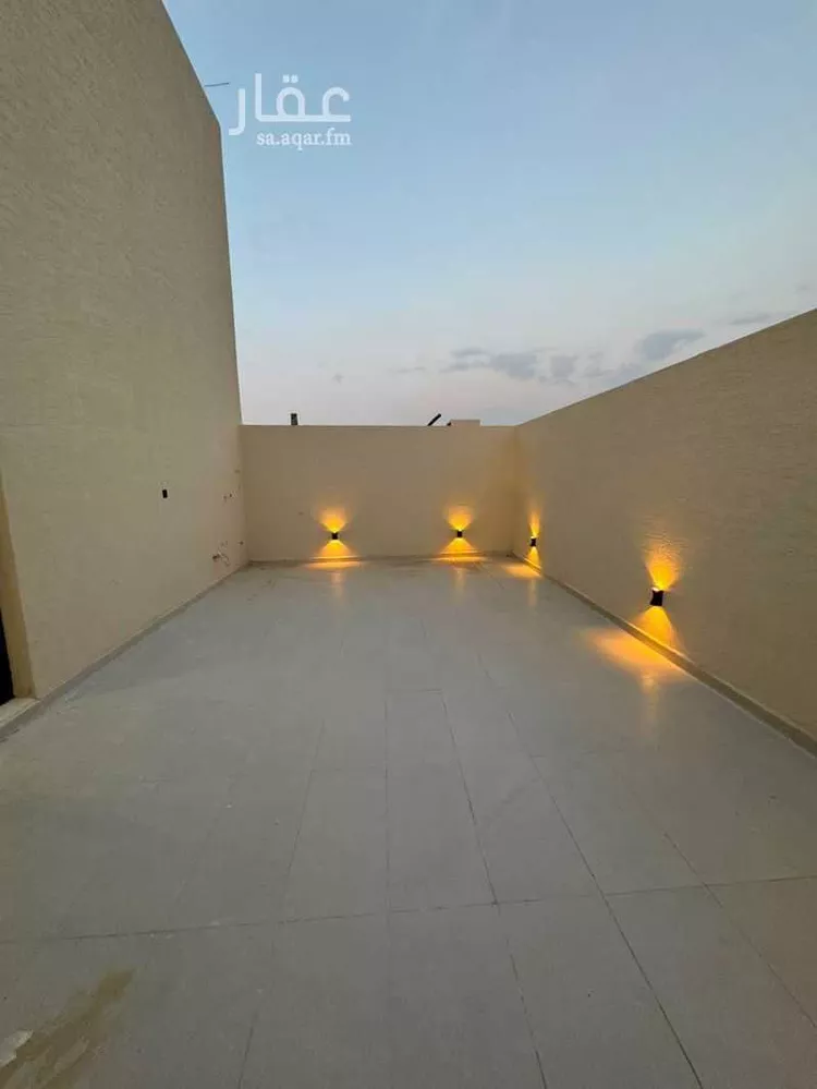 دور للبيع في شارع عبدالله بن محمد بن المهندس, حي القادسية, مدينة الرياض, منطقة الرياض 8
