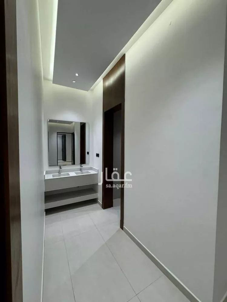 Floor for Sale in Riyadh King Faisal 16