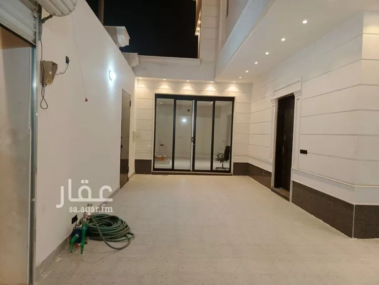 فيلا للبيع في شارع محمد بن الربيع, القادسية, الرياض صورة 2