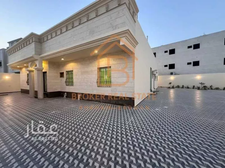 دور للبيع في شارع الزاهد القزويني, حي ضاحية الملك فهد, مدينة الدمام, المنطقة الشرقية صورة 2