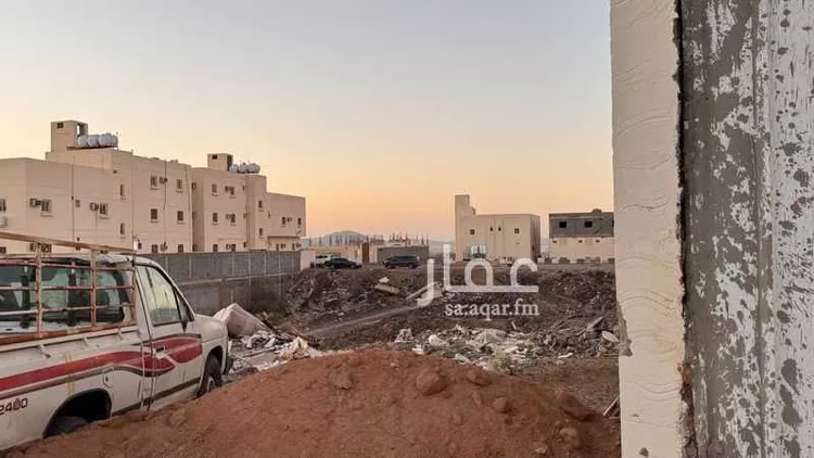 أرض للبيع في شارع خالد بن قيس الأنصاري ، حي نبلاء ، المدينة المنورة ، منطقة المدينة المنورة صورة 2