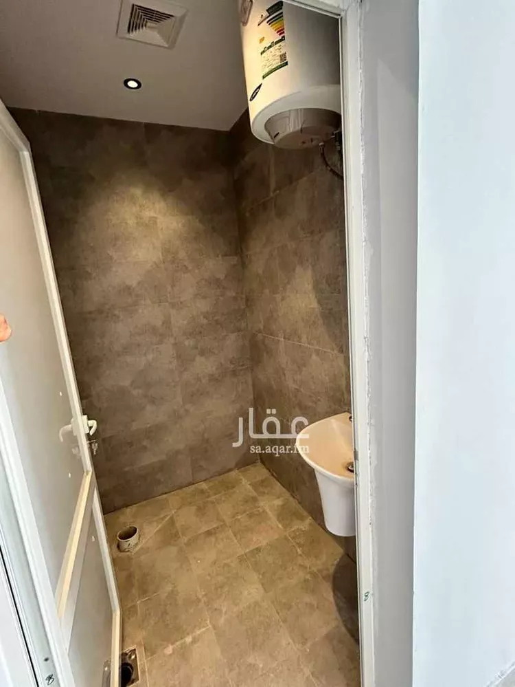 عمارة للإيجار في شارع عثمان الدرني, حي المطار, مدينة المجمعة, منطقة الرياض 6