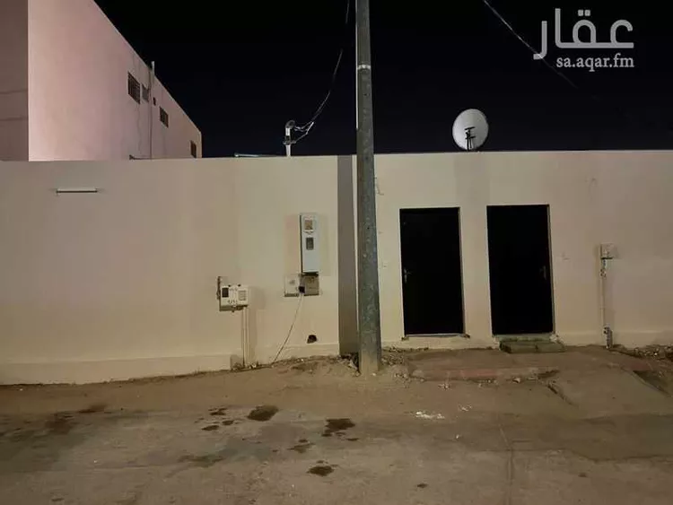 عمارة للإيجار في شارع عثمان الدرني, حي المطار, مدينة المجمعة, منطقة الرياض