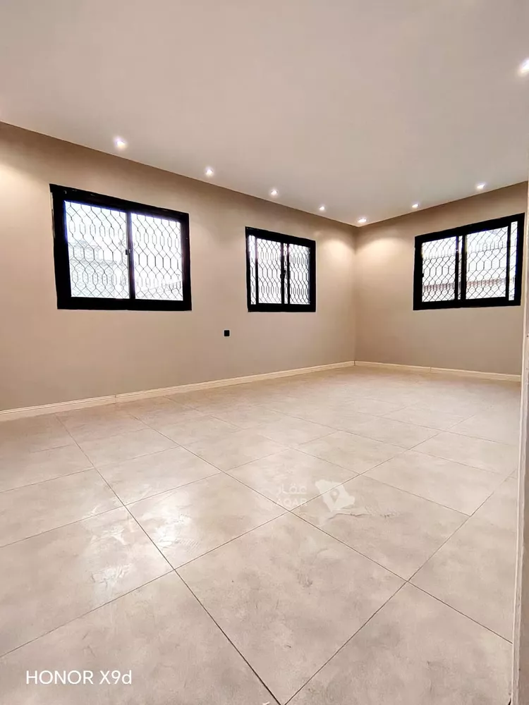 فيلا للإيجار في شارع حارثة بن سهل, حي الورود, مدينة الرياض, منطقة الرياض 12