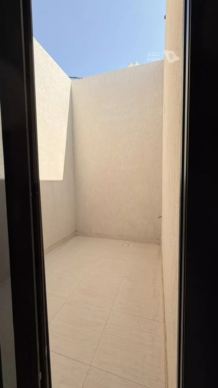 دور للبيع في شارع أبي الوليد بن زيدون, حي مغرزات, مدينة الرياض, منطقة الرياض 7