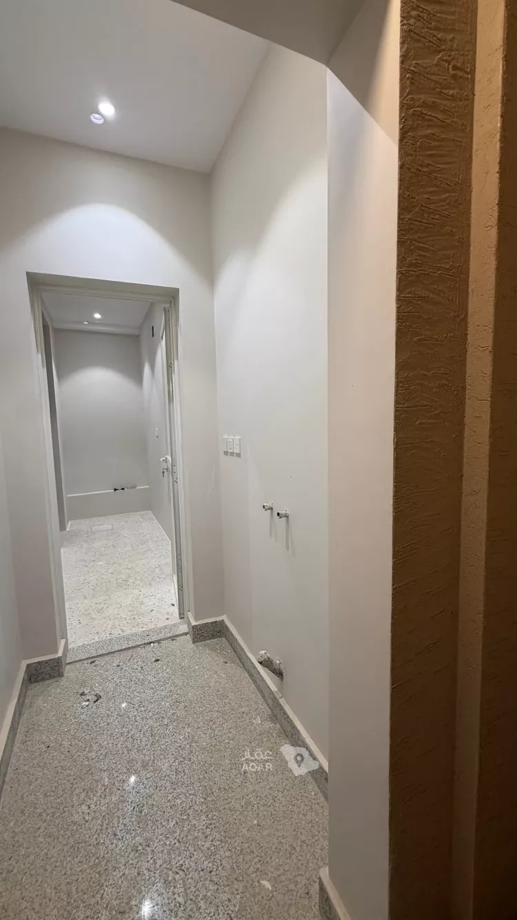 Floor for Rent in Riyadh Al Qirawan 9