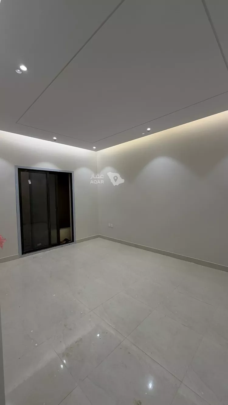 Floor for Rent in Riyadh Al Qirawan 17