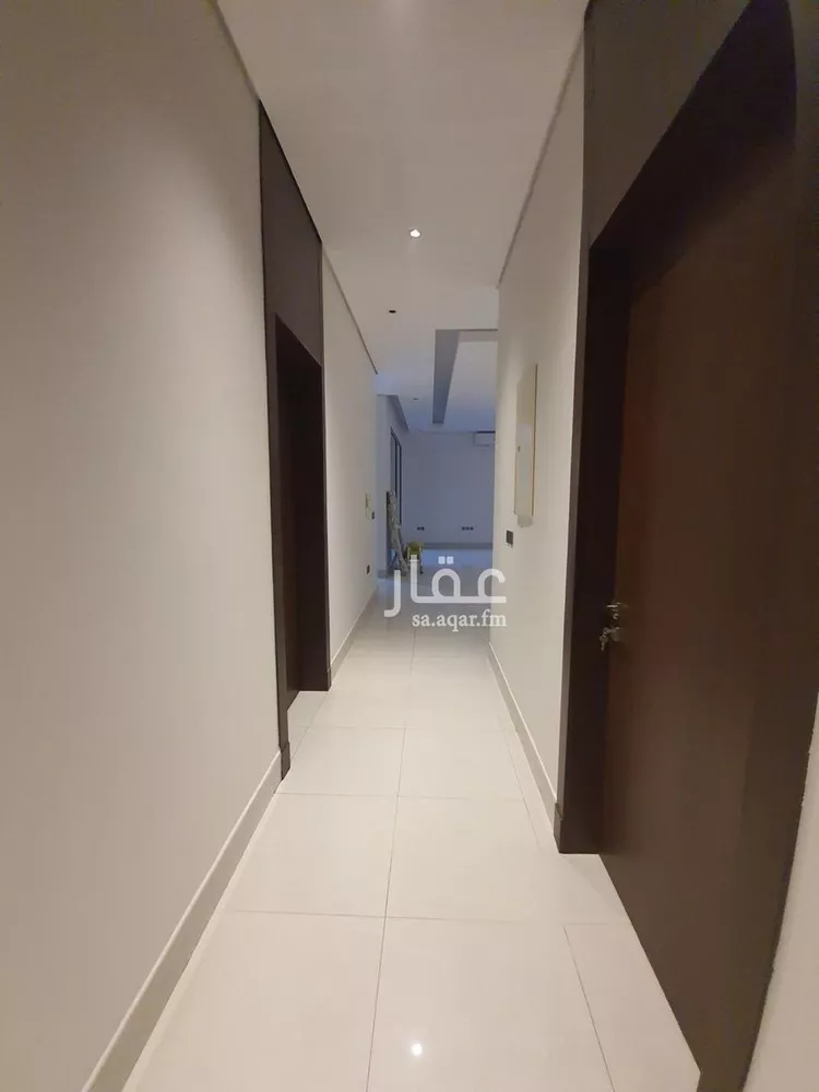 دور للبيع في شارع إبراهيم بن باز, حي العليا, مدينة الرياض, منطقة الرياض صورة 4