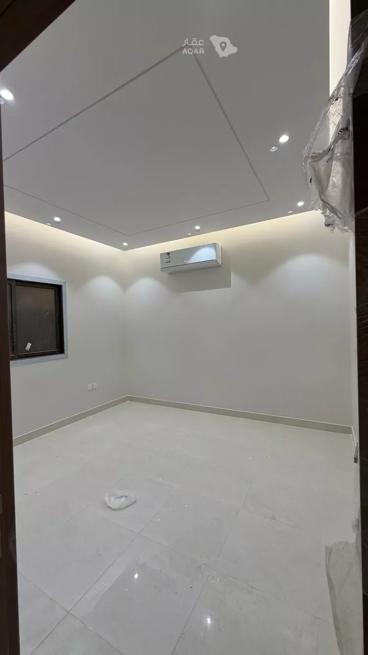Floor for Rent in Riyadh Al Qirawan 15