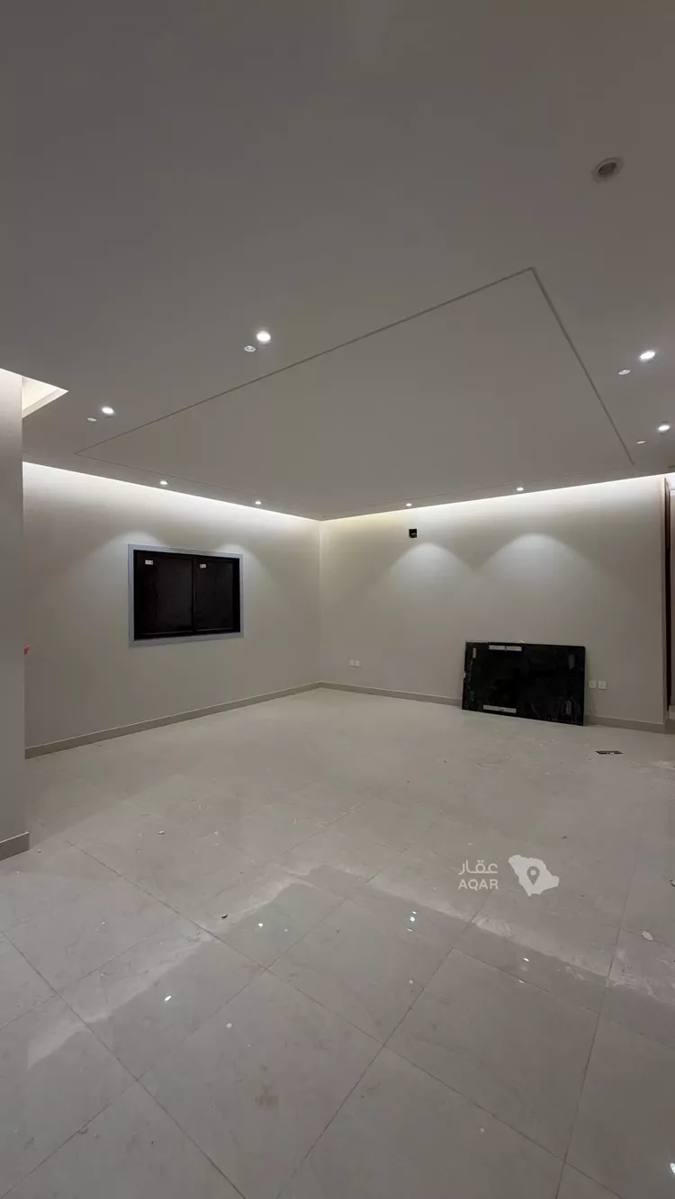 Floor for Rent in Riyadh Al Qirawan 12
