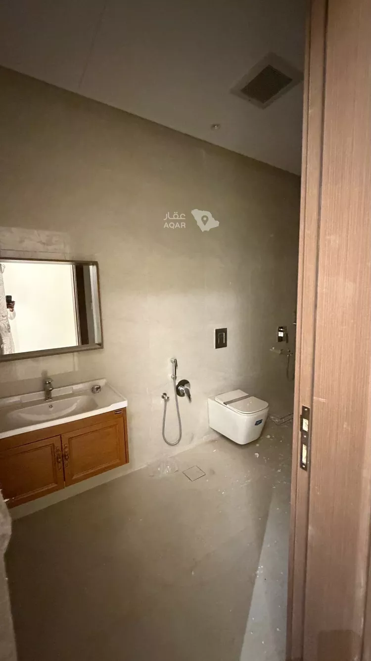 Floor for Rent in Riyadh Al Qirawan 19