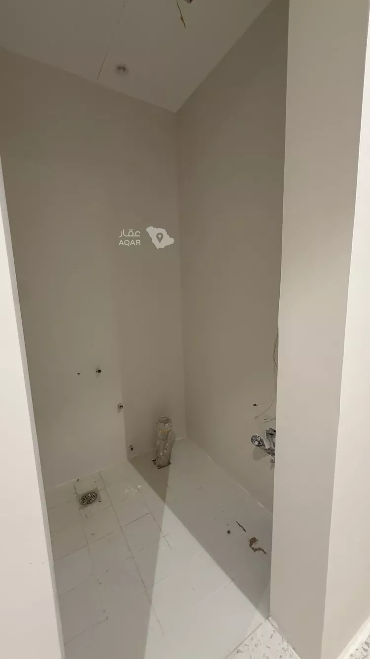 Floor for Rent in Riyadh Al Qirawan 11