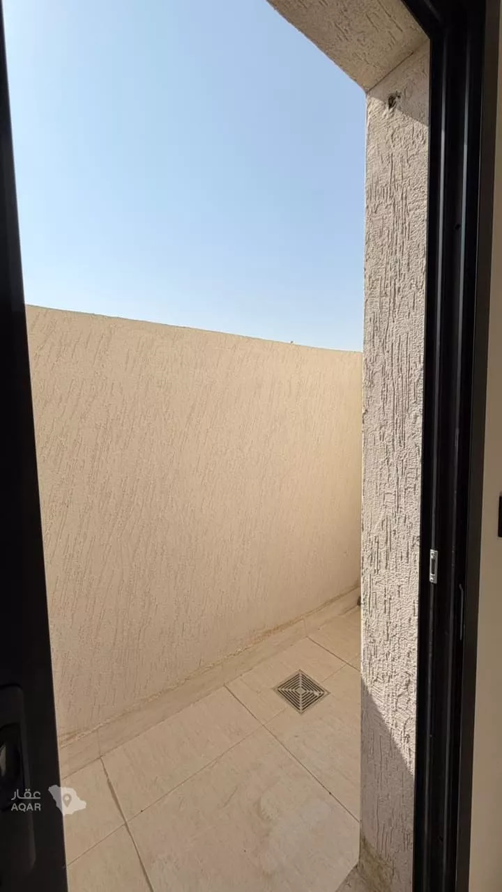 دور للبيع في شارع أبي الوليد بن زيدون, حي مغرزات, مدينة الرياض, منطقة الرياض 11