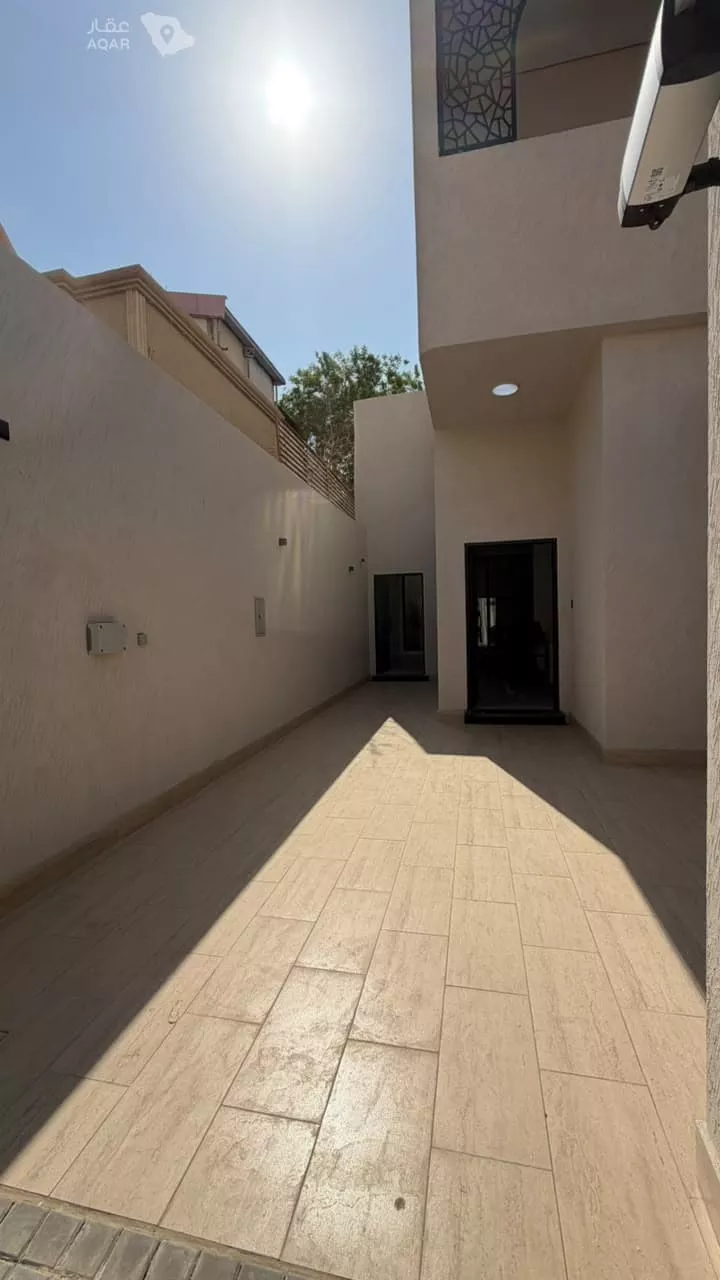 دور للبيع في شارع أبي الوليد بن زيدون, حي مغرزات, مدينة الرياض, منطقة الرياض صورة 3
