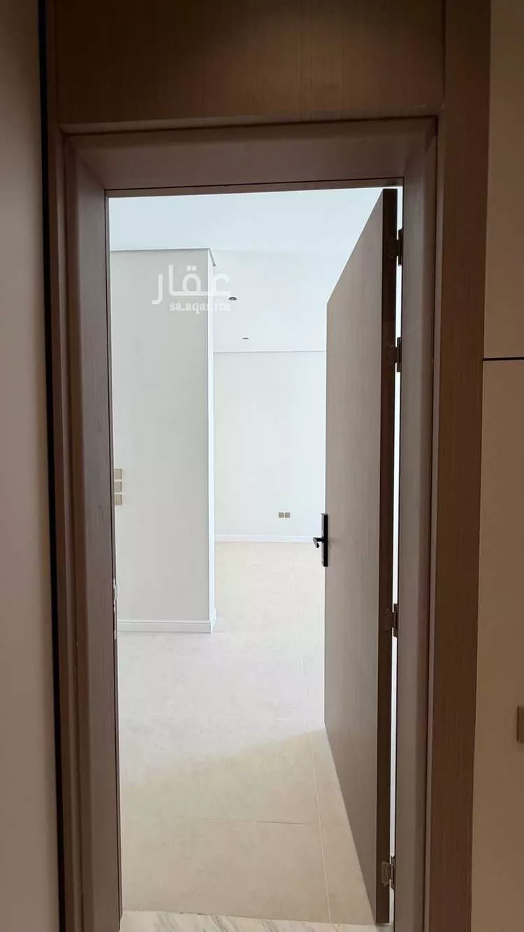 Floor for Sale in Riyadh Al Malqa صورة 2