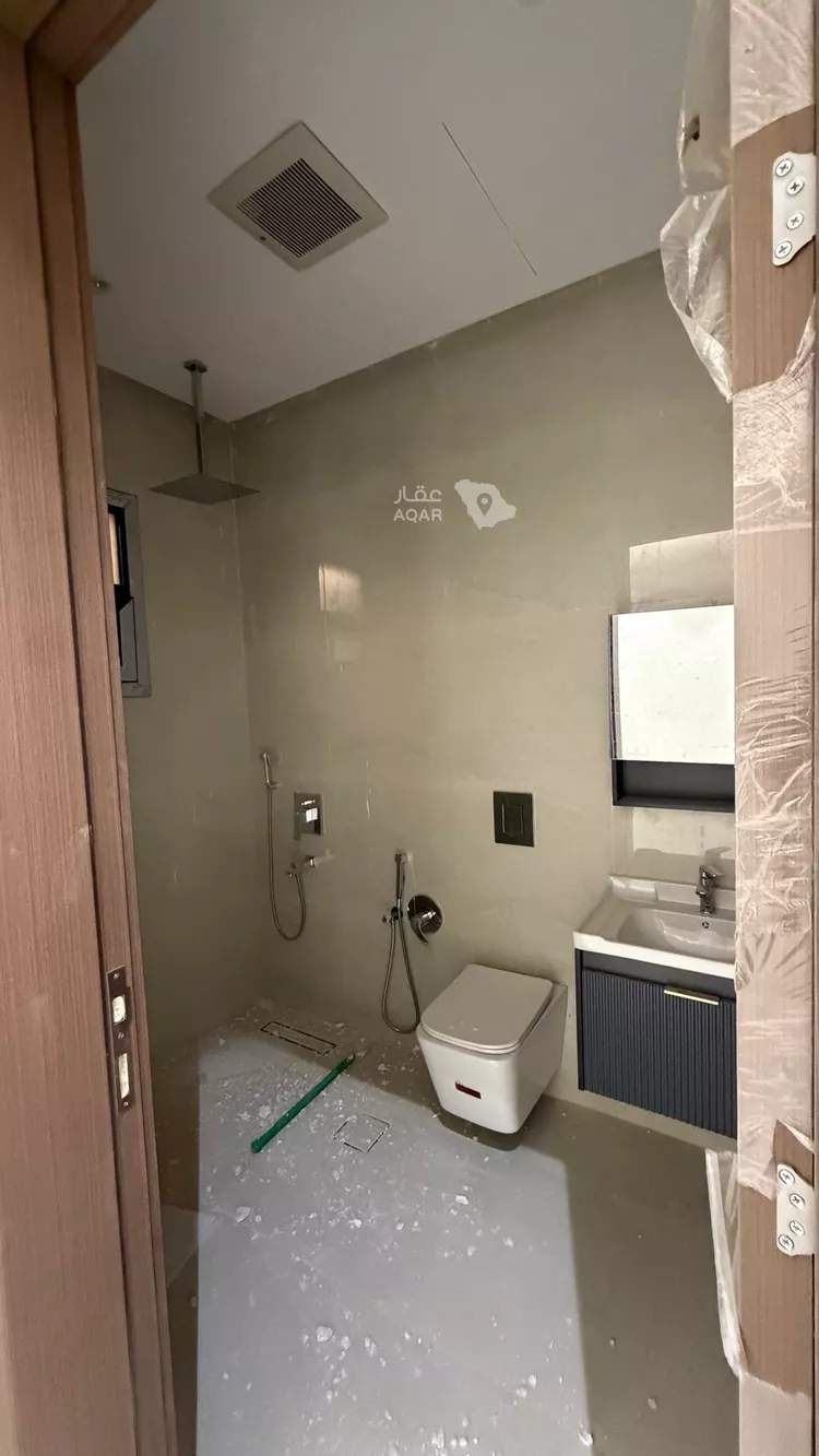 Floor for Rent in Riyadh Al Qirawan 14