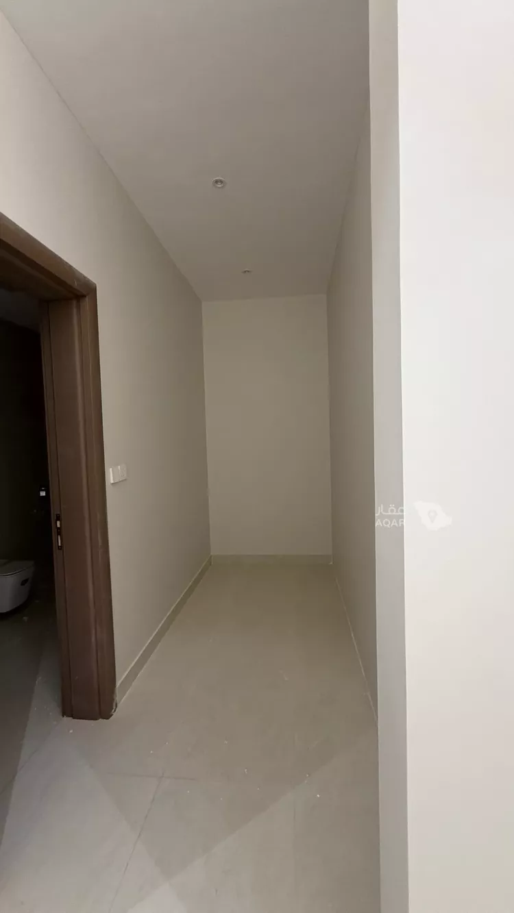 Floor for Rent in Riyadh Al Qirawan 18